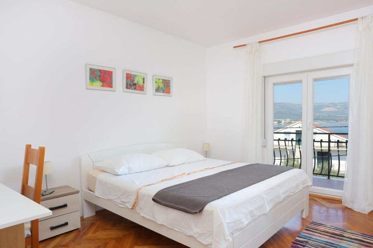 Apartment Arbanija 1125A トロギール エクステリア 写真